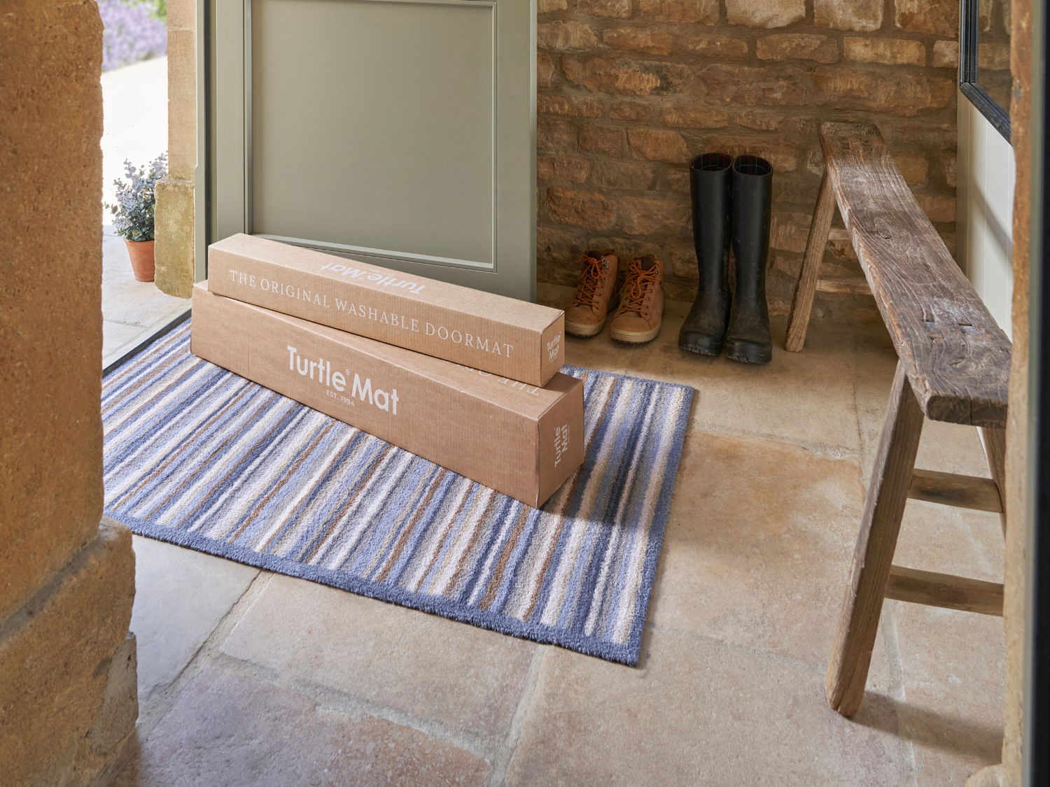 Turtle Mat Delivery Box on Chestnut Stripe